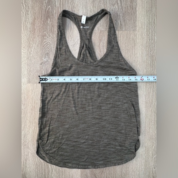 Lululemon|Racerback Tank|Green|Sz 4‎ - Picture 5 of 6
